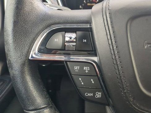 Used 2019 Lincoln Continental Premiere image 23