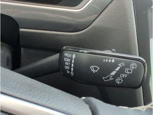 Used 2023 Volkswagen Tiguan SE R-Line image 23