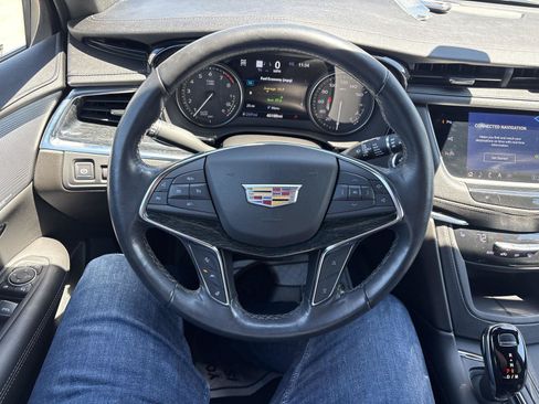 Used 2022 Cadillac XT5 Premium Luxury w/ Technology Package AWD/4WD image 17