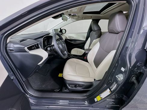 Used 2025 Toyota Corolla XLE image 20