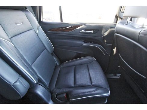 Certified 2023 Cadillac Escalade Premium Luxury image 10