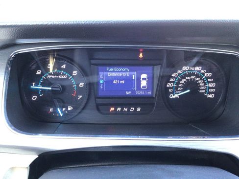 Used 2017 Ford Taurus SEL image 13