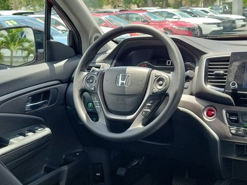 Used 2023 Honda Ridgeline Sport image 3