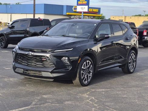 Used 2023 Chevrolet Blazer RS w/ Enhanced Convenience Package FWD image 3