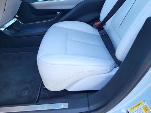 Certified 2025 Cadillac Lyriq Sport AWD/4WD image 18