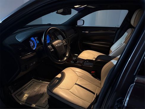 Used 2014 Chrysler 300 Uptown Edition w/ Quick Order Package 22M image 9