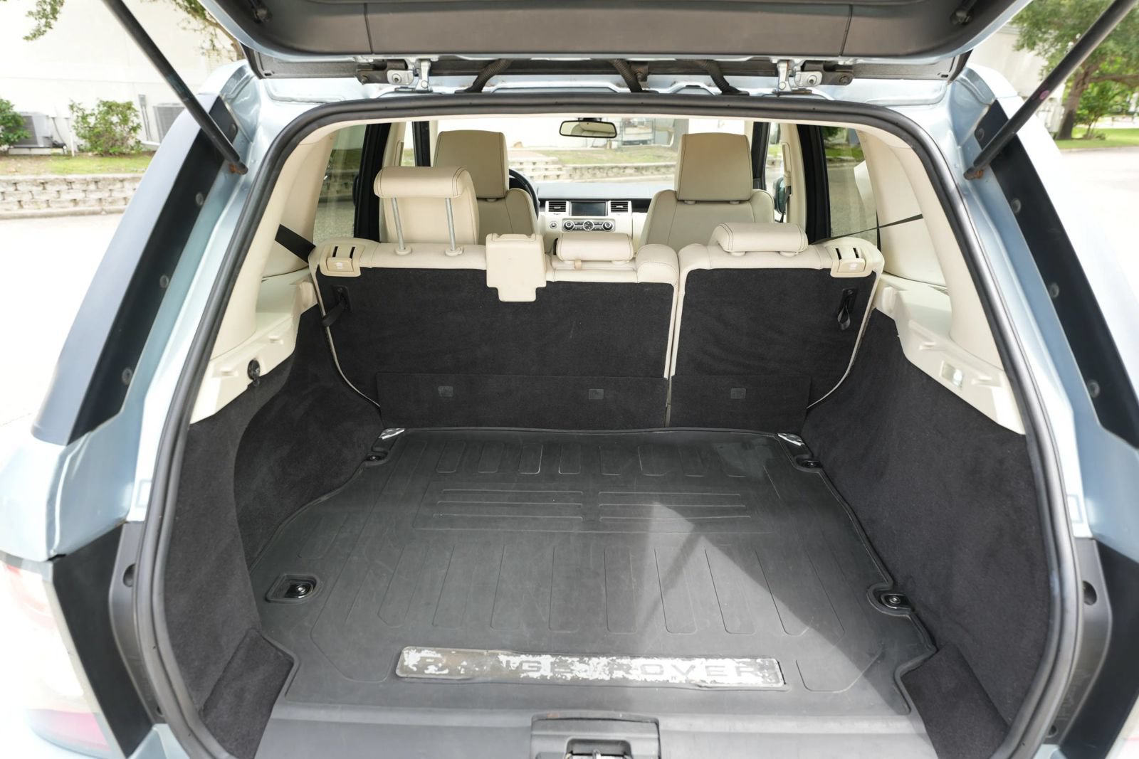 Used 2011 Land Rover Range Rover Sport Supercharged AWD/4WD image 34