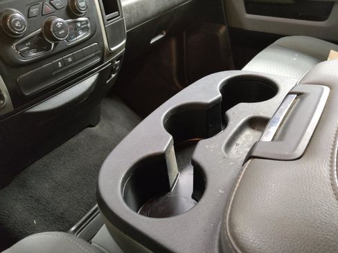 Used 2019 RAM 1500 Classic SLT w/ Luxury Group AWD/4WD image 26
