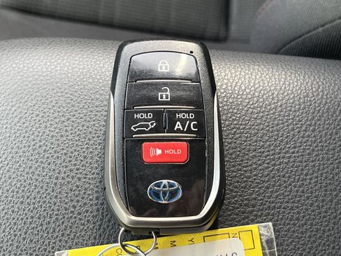 Used 2021 Toyota RAV4 SE w/ Weather & Moonroof Package image 22