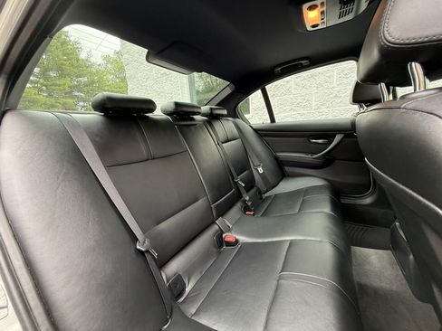 Used 2011 BMW M3 Sedan RWD image 25