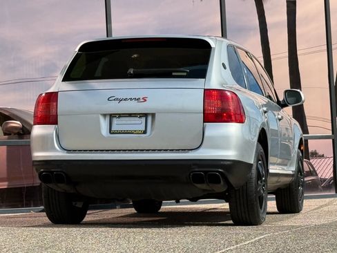 Used 2003 Porsche Cayenne S image 10