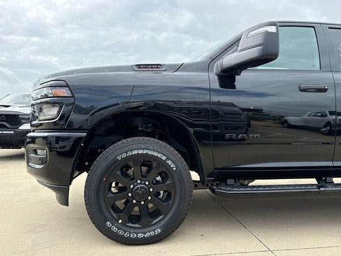 New 2026 RAM 3500 Big Horn AWD/4WD image 5