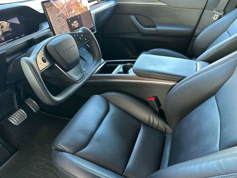 Used 2022 Tesla Model X image 11