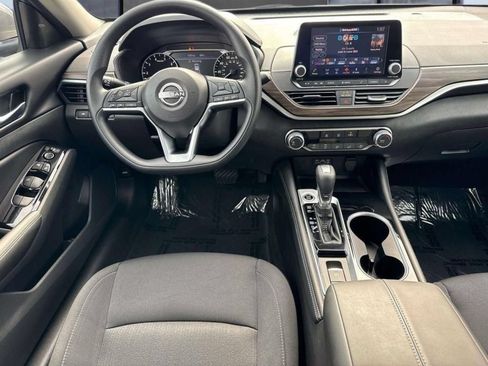 Used 2023 Nissan Altima 2.5 SV AWD/4WD image 13