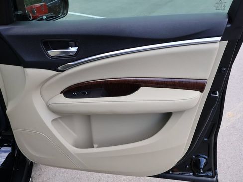 Used 2018 Acura MDX FWD image 11