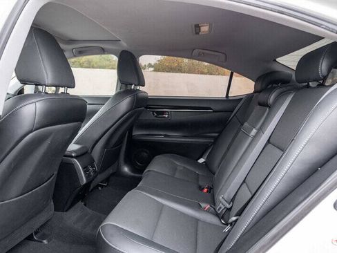 Used 2017 Lexus ES 350 w/ Accessory Package FWD image 17