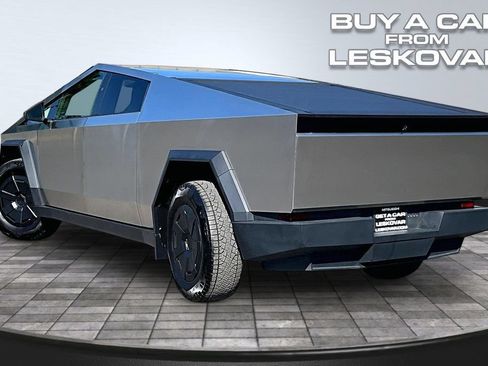 Used 2024 Tesla Cybertruck AWD Crew Cab image 2