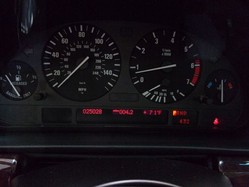 Used 2001 BMW 740iL image 24