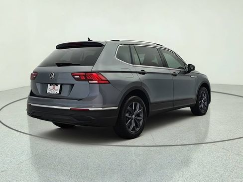 Used 2022 Volkswagen Tiguan SE FWD image 6