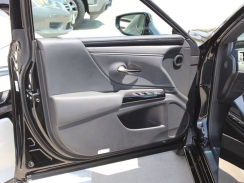 Certified 2025 Lexus ES 350 w/ Accessory Package (Z1) FWD image 11