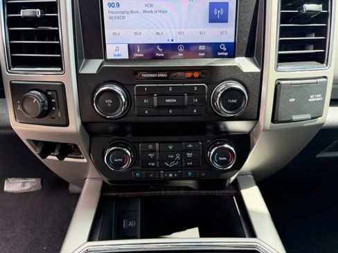Used 2021 Ford F250 Lariat w/ Lariat Value Package AWD/4WD image 16