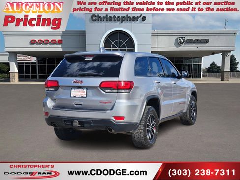 Used 2018 Jeep Grand Cherokee Trailhawk image 3