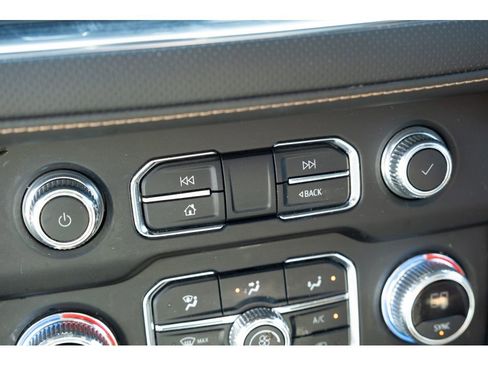 Used 2022 GMC Yukon XL AT4 AWD/4WD image 28