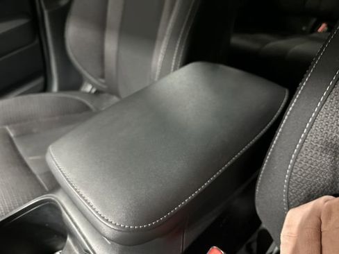 Used 2025 Subaru Outback Premium image 27