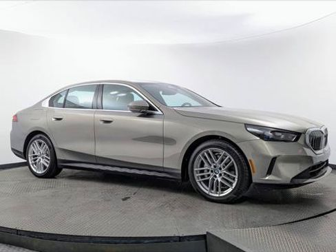 Used 2024 BMW 530i RWD image 11