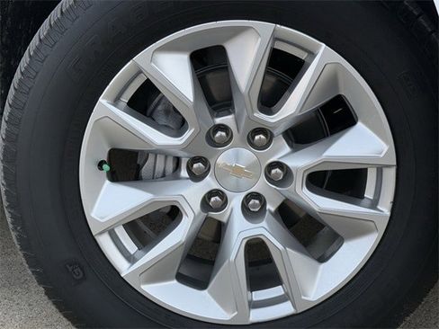 Used 2024 Chevrolet Silverado 1500 Custom image 11