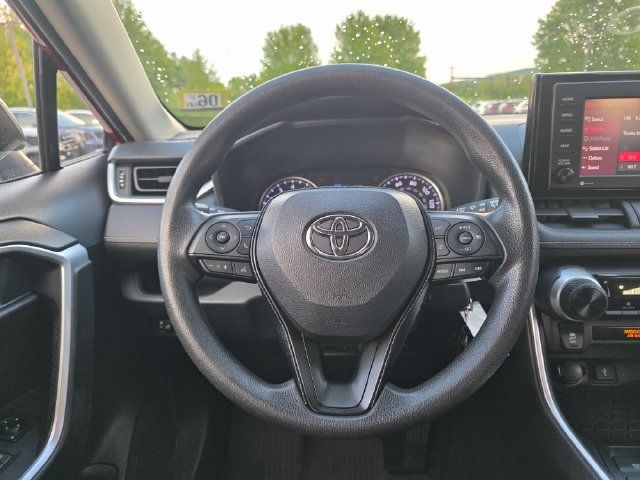 Used 2021 Toyota RAV4 LE AWD/4WD image 22