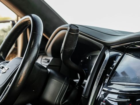 Used 2016 Cadillac Escalade Platinum image 17