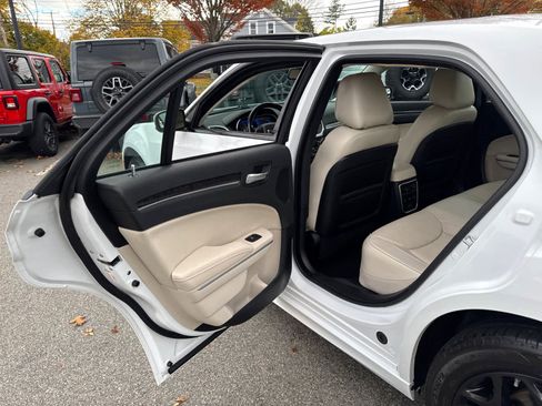 Used 2022 Chrysler 300 Touring L w/ Popular Equipment Group image 29