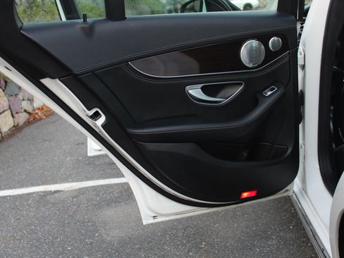 Used 2015 Mercedes-Benz C 300 4MATIC Sedan image 14