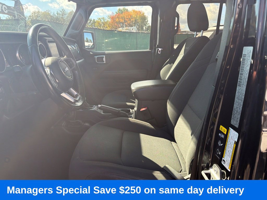 Used 2020 Jeep Wrangler Unlimited Sahara AWD/4WD image 8