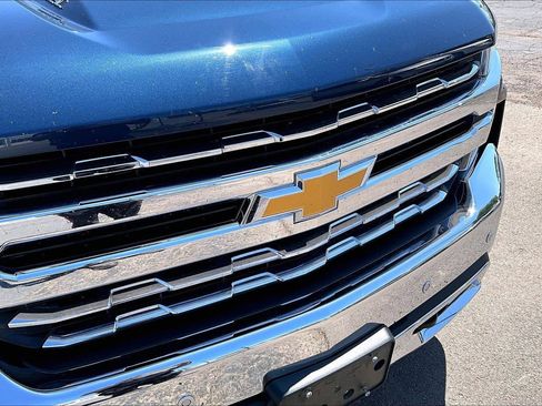 Used 2022 Chevrolet Silverado 1500 LTZ w/ Safety Package II AWD/4WD image 3