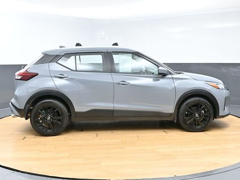 Used 2024 Nissan Kicks SV w/ Interior Electronics Package FWD image 8