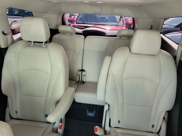 Used 2022 Buick Enclave Essence w/ Experience Buick Package FWD image 10