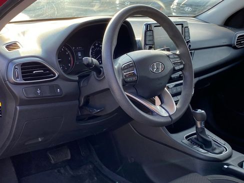 Used 2020 Hyundai Elantra GT image 7