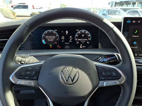 New 2026 Volkswagen Tiguan SE FWD image 14