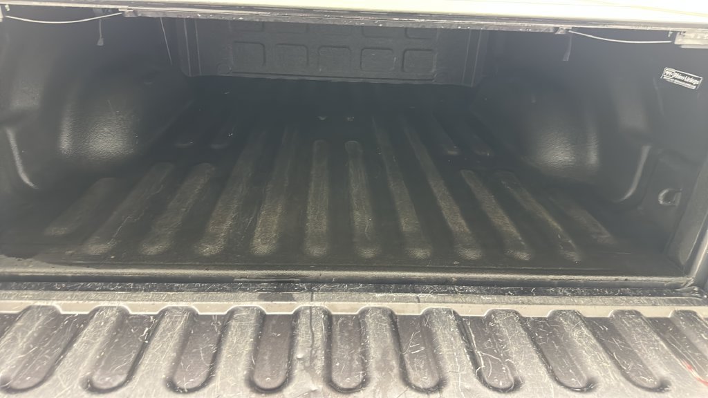 Used 2018 RAM 1500 Laramie w/ Convenience Group AWD/4WD image 9