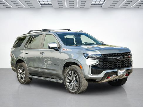 Used 2024 Chevrolet Tahoe Z71 w/ Luxury Package AWD/4WD image 3