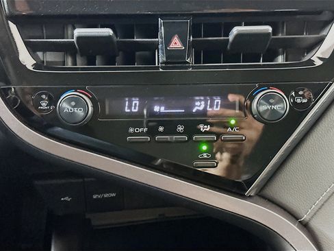 Used 2023 Toyota Camry SE image 22