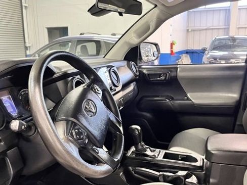 Used 2020 Toyota Tacoma SR image 15