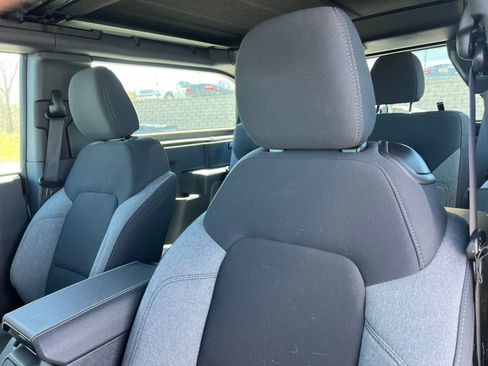 Used 2026 Ford Bronco 2-Door w/ Sasquatch Package AWD/4WD image 10