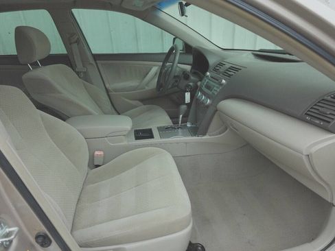 Used 2007 Toyota Camry LE image 19