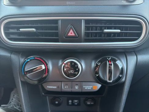 Used 2021 Hyundai Kona SE image 21