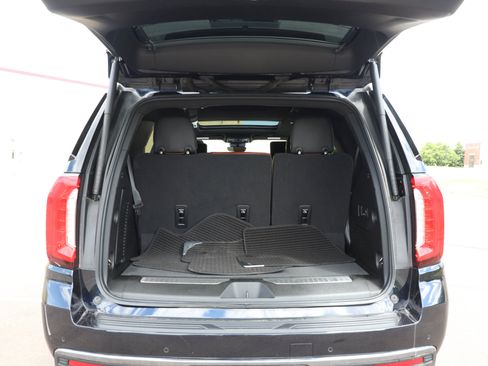 Used 2023 GMC Yukon Denali Ultimate AWD/4WD image 17