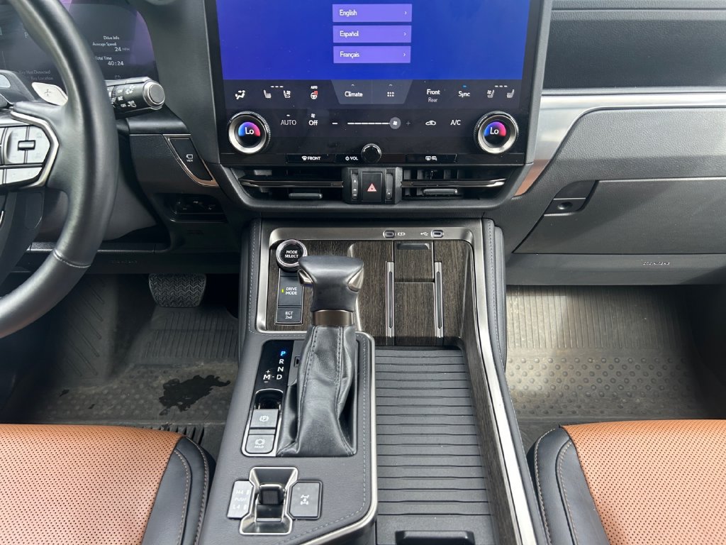 Used 2024 Lexus GX 550 w/ Accessory Package (Z1) AWD/4WD image 15