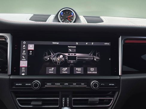 Used 2021 Porsche Macan S image 26